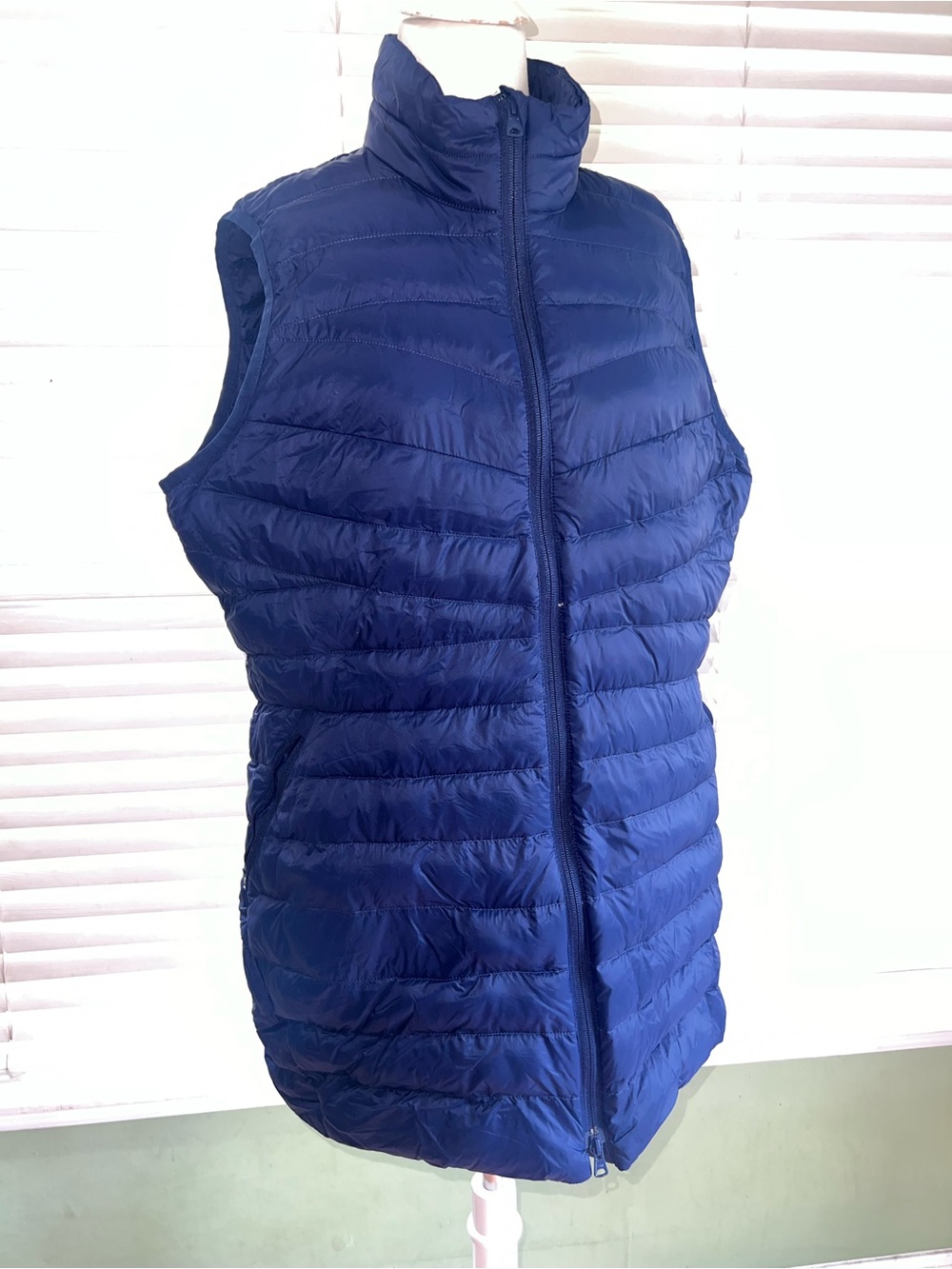Lands’ End Navy XL Lightweight Puffer Vest